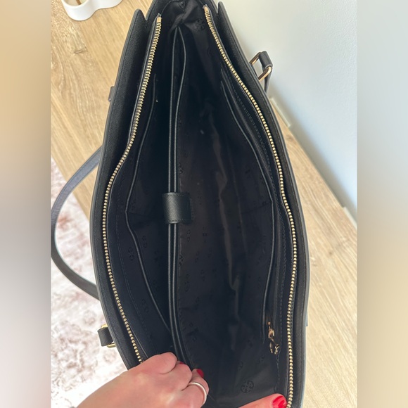 Tory Burch Black Tote / Shoulder bag / laptop holder inside! - Picture 6 of 7